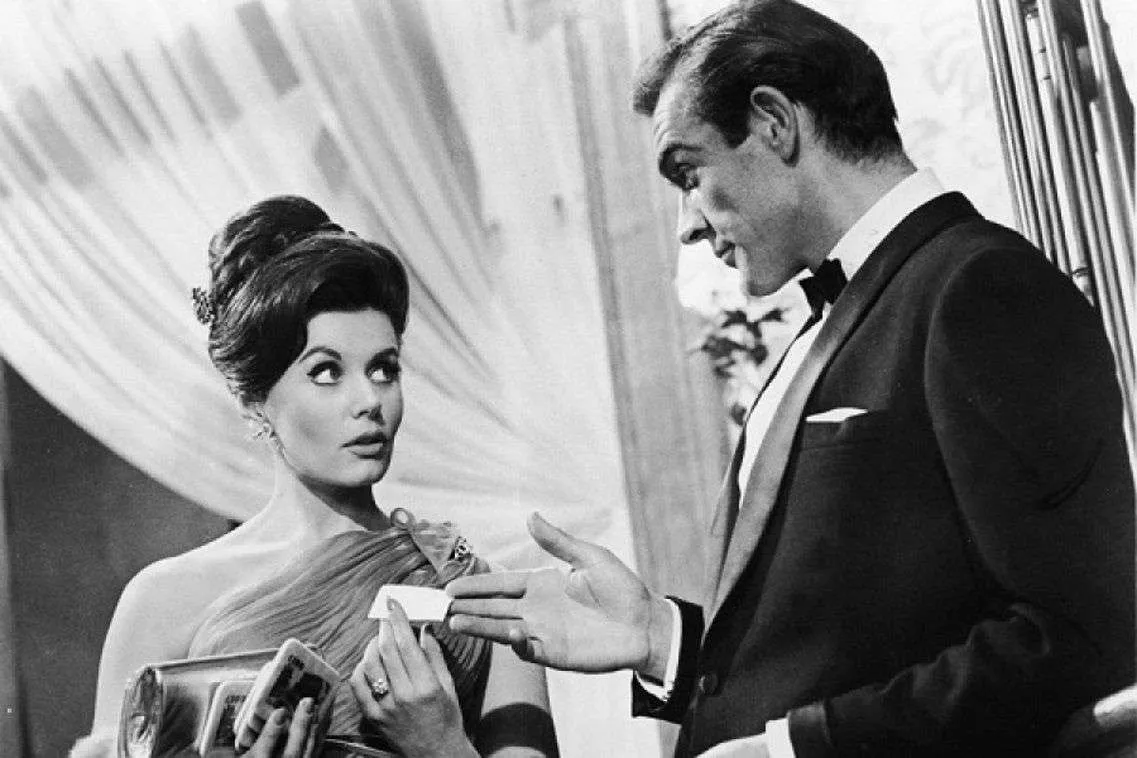 "Las 7 Claves de la <br>Tarjeta de Visita<br> Perfecta para un Agente"